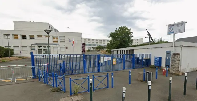 photo  un agent d’entretien est décédé dans l’enceinte du lycée dans lequel il travaillait à laval, mardi 10 février 2026.  &copy;  capture d’écran / google maps 