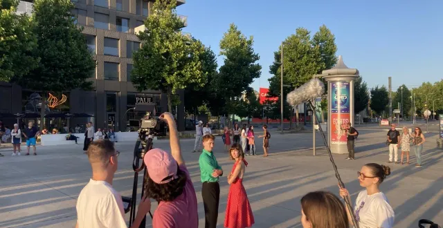 photo  une scène du tournage de « soleil de nuit », court-métrage réalisé par gianni détruit, étudiant caennais.  &copy;  gianni roland-détruit 