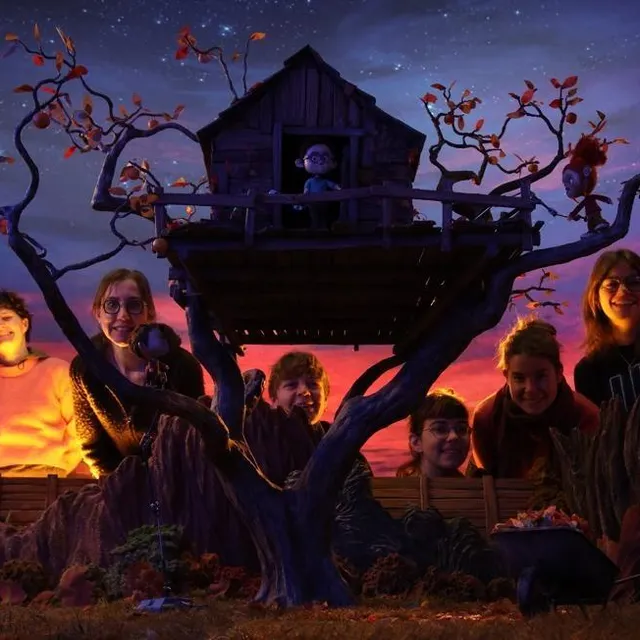 photo l’équipe qui a travaillé sur le film « les contes du pommier », dans les locaux de vivement lundi !  ©  mathilde gaillard