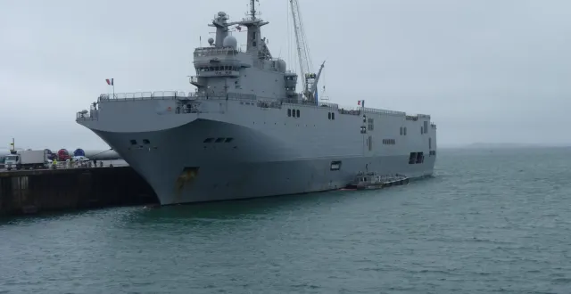 photo  le pha « tonnerre », deuxième plus grand bateau de la marine nationale.  &copy;  archives ouest-france 