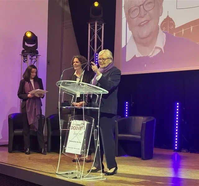 photo christine roimier, maire d’alençon de 2002 à 2008, a pris la parole pour soutenir sophie douvry.  ©  ouest-france