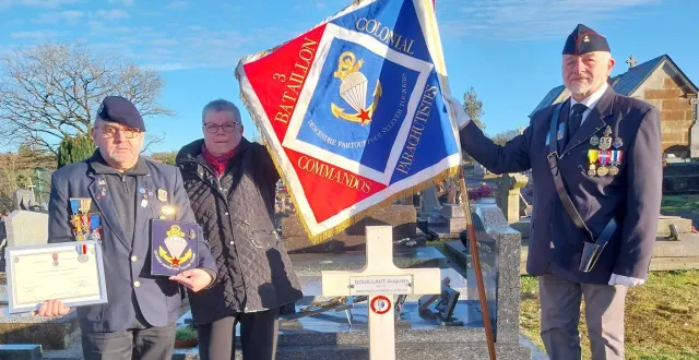photo  didier miclard, médaillé de bronze du 3e régiment de parachutistes d’infanterie de marine (rpima) de carcassonne ; chantal miclard, son épouse, et dominique christ, porte-drapeau. ce régiment s’est notamment battu en indochine.  &copy;  ouest-france 