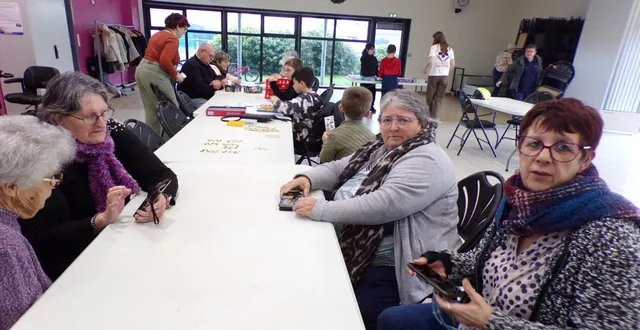 photo  avant de déguster les crêpes, place aux jeux de société.  &copy;  le maine libre 
