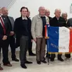 photo les membres d’associations locales d’anciens combattants.