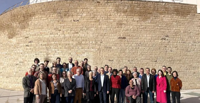 photo  cholet, mercredi 11 février 2026. l’écologiste franck loiseau a présenté les membres de sa liste « cholet citoyenne » pour les élections municipales 2026.  &copy;  co – lucas rojouan 
