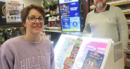 Info insolite  morgane jeanne et ludovic rosel sont heureux pour ce fidèle client qui a remporté un gain de 500 000 € dans leur établissement le 6 février 2026. 