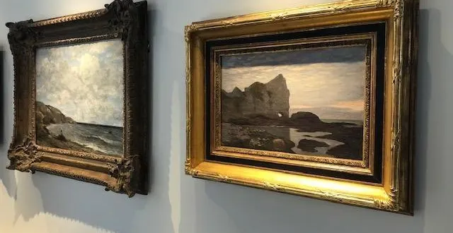 photo  le tableau « étretat » (1864) de claude monet (à droite), l’une des œuvres majeures de la collection peindre en normandie.  &copy;  laure julien 