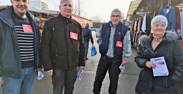 photo  les membres ont tracté au marché et dans les boîtes à lettres, et organisé un point presse pour dénoncer leur mise à l’écart par le ps et informer leur intention d’être présents aux municipales des 15 et 22 mars.  &copy;  le maine libre 