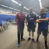 photo  benoit cousseau, hervé morel et mark lawrence, fiers représentants du ping parkinson au sein du club de tennis de table d’aizenay. 
