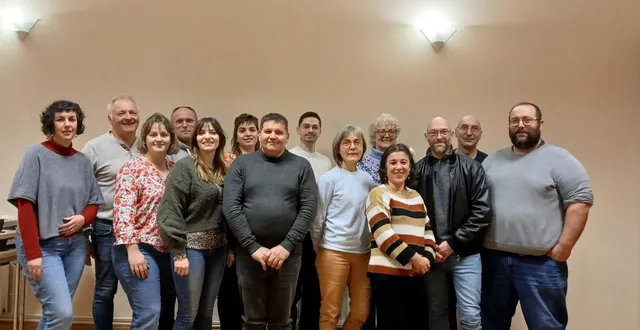 photo  l’équipe autour de gwénaël debordes. absente, aurélie daniaux.  &copy;  catherine pérotteau 