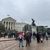 photo  une manifestation de soutien avait été organisée devant le palais de justice, le 8 janvier 2026, jour de l’audience. 