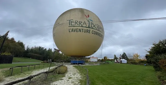 photo  le ballon terra botanica était présent depuis dix ans, dès l'ouverture du parc. si 