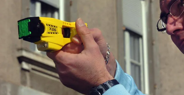 photo  le forcené de saurais a été interpellé après plusieurs heures de négociations et deux tirs de taser.  &copy;  illustration co 