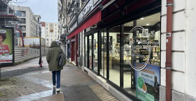 photo  le stationnement de la rue hippolyte lecornué va être supprimé.  &copy;  ouest-france 