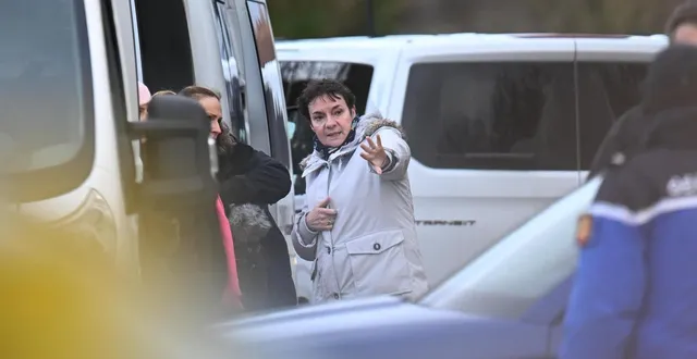 photo  sabine khéris, juge d’instruction au pôle cold case de nanterre, supervise les opérations de reconstitution dans l’ancienne maison de lydie logé, ce jeudi 12 février 2026.  &copy;  martin roche / ouest-france 