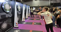 Info insolite  depuis un an, les fléchettes se muent en petit phénomène, suivies et pratiquées par des adeptes toujours plus nombreux. 