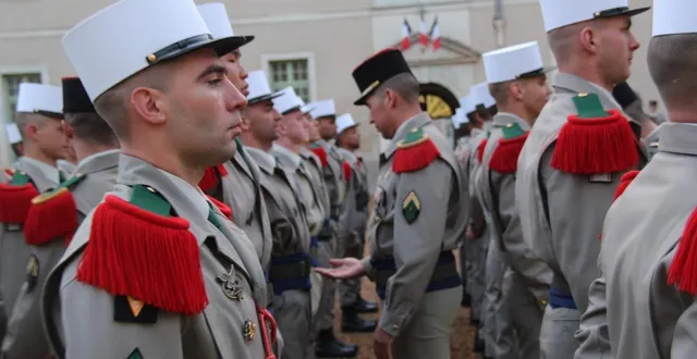photo  28 nouveaux légionnaires se sont coiffés pour la première fois de leur képi blanc, ce jeudi 12 février 2026 au prytanée national militaire de la flèche (sarthe).  &copy;  ouest-france 