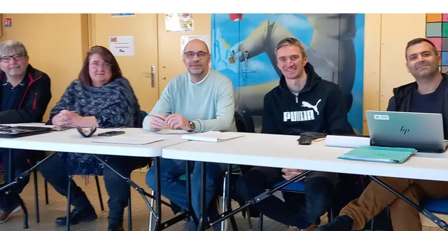 photo  les membres du bureau lors de l’assemblée générale.  &copy;  le maine libre 