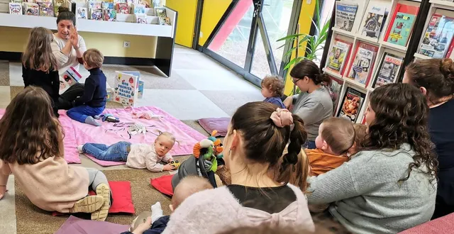 photo  la lecture signée par adélie trouillet, du réseau bébé fais-moi signe, a trouvé son public samedi matin à la médiathèque.  &copy;  le maine libre. 