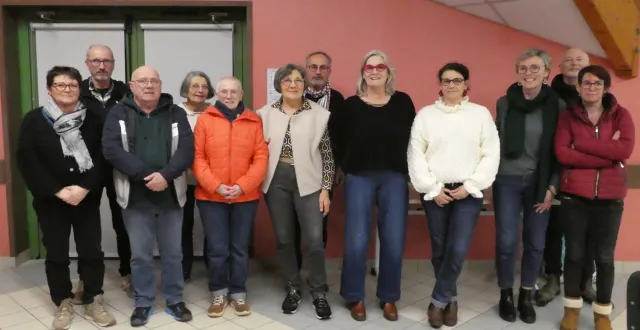 photo  une partie de la nouvelle équipe qui va reprendre le comité des fêtes, dont deux membres actuels.  &copy;  ouest-france 