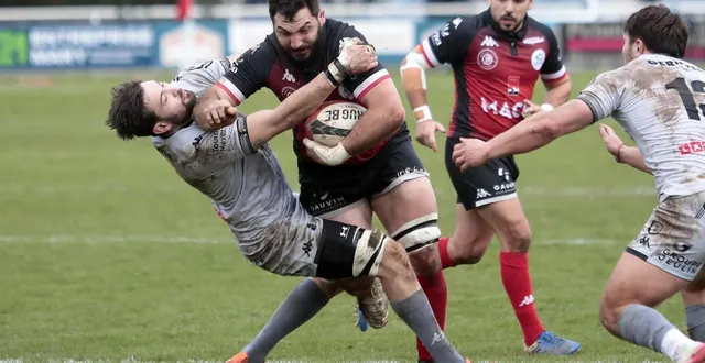 photo  au duel, ça déménage avec chris massyn. comme ici lors de la victoire face au rennes ec (27-14).  &copy;  co - benoit felace 