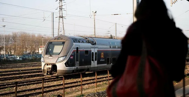 photo  la desserte ferroviaire de la manche inquiète les élus du département.  &copy;  archives martin roche, ouest-france 