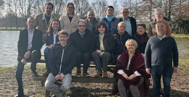 photo  le liste « ensemble pour tennie » conduite par pierre richard.  &copy;  le maine libre 