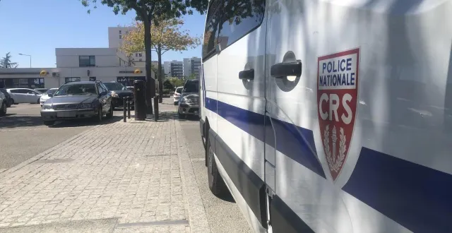 photo  en août 2022, la situation était tendue aux sablons, entraînant la présence de crs dans ce quartier du mans.  &copy;  archives le maine libre 