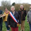 photo de gauche à droite : pierre renouf et léa louvet, maraîchers, chantal buin, maire de tresson, jean-luc coulon et michel serpin, de la ciap 72 (coopérative d’installation en agriculture paysanne).