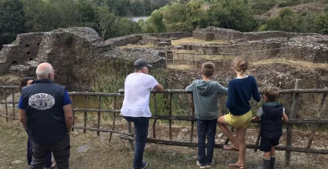 photo  l’association des amis du château des forges à noyant-la-gravoyère touchera une subvention de 1 500 €. au total, la municipalité de segré-en-anjou bleu consacre une enveloppe de 52 500 € pour les associations liées à l’animation, au tourisme et au patrimoine.  &copy;  archives ouest-france 