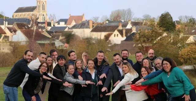 photo  la liste vivre et agir emmenée par mickaël chanteau et marie claude lefèvre.  &copy;  le maine libre 