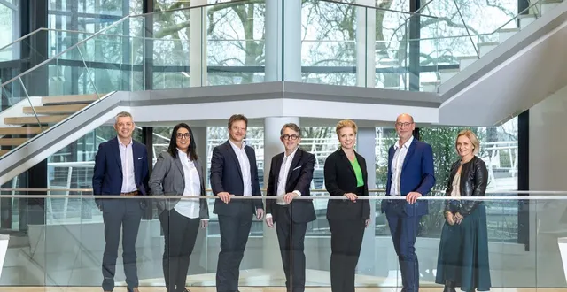 photo  le comité de direction du groupe baker tilly en france avec ludovic griveau, halima bensalah, sylvain de chaumont, samuel ronflé, laure mounier, laurent rivault et laurence lambin.  &copy;  baket tilly 