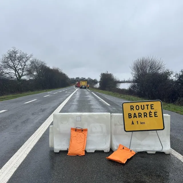 photo la route au bord de laquelle a été retrouvé un véhicule immergé dans les eaux de la brière, à crossac, le 13 février.  ©  ouest-france