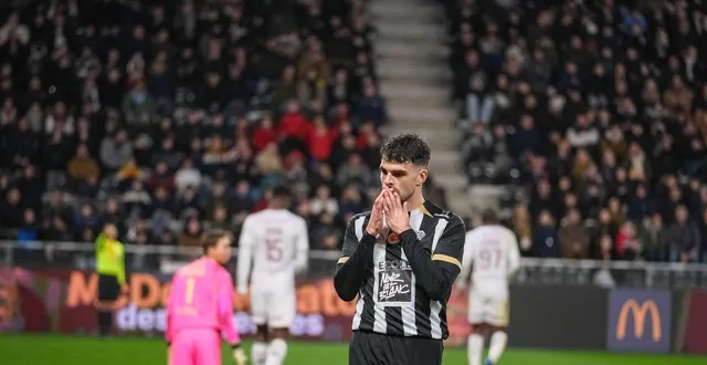 photo  louis mouton a signé au sco l’été dernier.  &copy;  simon torlotin / ouest-france 