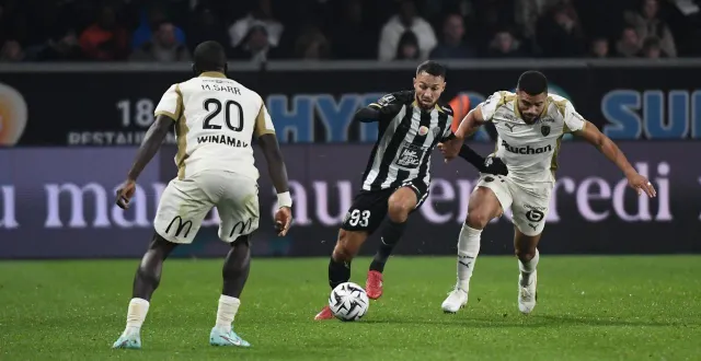 photo  haris belkebla.  &copy;  co - josselin clair 