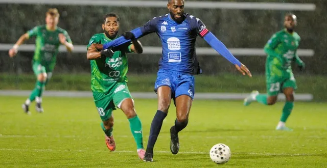 photo  quand ils encaissent l’ouverture du score, salimou touré et les chauraisiens ont la plupart du temps du mal à réagir.  &copy;  co - christophe bernard 