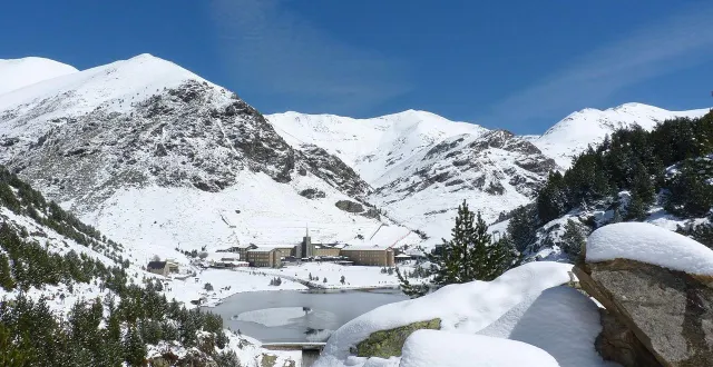 photo  le vol a eu lieu dans le sanctuaire de núria.  &copy;  photo : wikimedia commons 