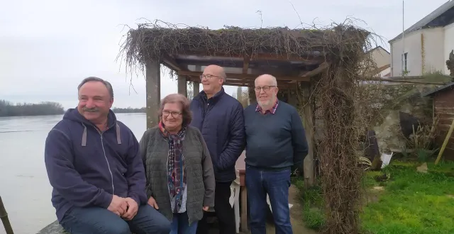 photo  les riverains à l’origine de la mobilisation contre un projet de transformation du camping municipal en aire d’accueil pour les camping-cars.  &copy;  ouest-france 