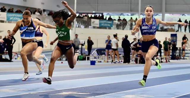 photo  arnela ze (e. sarthe), en vert, a dominé le 60 m féminin.  &copy;  ouest-france 