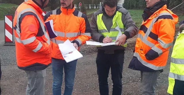photo  de gauche à droite : régis berthelot, adjoint à l’urbanisme, jérémy charbonnel de mge paysage, christophe pithon maître d’œuvre, yohann audin avel paysage, charly troprès maître d’œuvre et christian martineau d’angers loire métropole voirie.  &copy;  ouest-france 