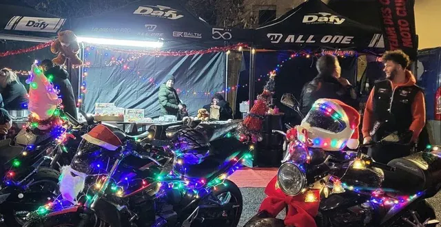 photo  la grande parade et l’illumination du sapin de noël dernier ont satisfait le public venu nombreux.  &copy;  archives le maine libre 