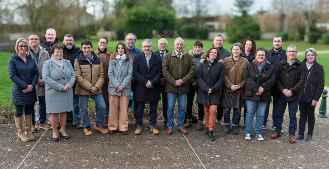 photo  la liste « pour une commune accueillante et dynamique » conduite par hugues raluy  &copy;  le maine libre 