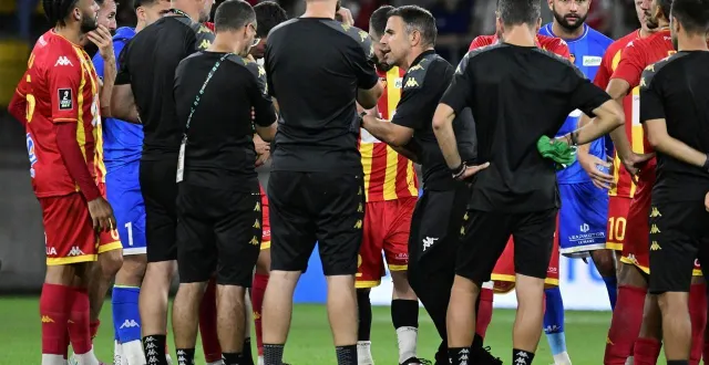 photo  patrick videira avait regroupé les joueurs et le staff à l’issue de la défaite concédée dans le temps additionnel lors du match aller contre montpellier, lors de la 2e journée de ligue 2.  &copy;  archives vincent michel / ouest-france 