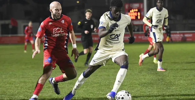 photo  diabé kanouté et la réserve du sm caen vivent une saison compliquée collectivement jusque-là en national 3.  &copy;  gérard piwtorak 