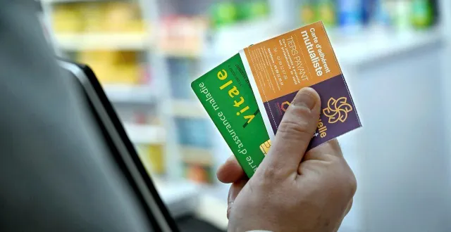 photo  le budget de la sécurité sociale 2026 prévoit un gel des tarifs des complémentaires santé en 2026. problème : les assureurs contestent et les appels de mensualités ont déjà été envoyés aux clients.  &copy;  marc ollivier/ouest-france 