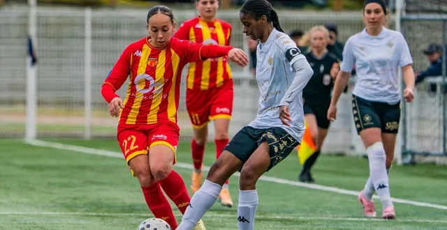 photo  la mancelle kenza chapelle (à gauche), au duel face à saint-malo, le 8 février 2026.  &copy;  arnaud despelchain 
