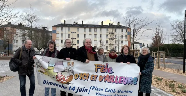 photo  les membres du conseil d’administration sur l’esplanade du centre édith-bonnem où se déroulera la prochaine fête d’ici et d’ailleurs.  &copy;  ouest-france. 