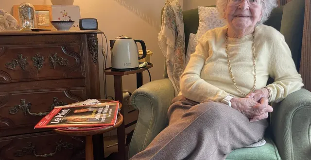 photo  denise falkenstein fête ce samedi 14 février 2026 ses 109 ans. pimpante, elle vit à l’établissement d’hébergement pour personnes âgées dépendantes (ehpad) la villa tohannic, à vannes (morbihan), où elle reçoit chaque semaine la visite de deux de ses fils qui habitent dans le secteur vannetais.  &copy;  ouest-france 