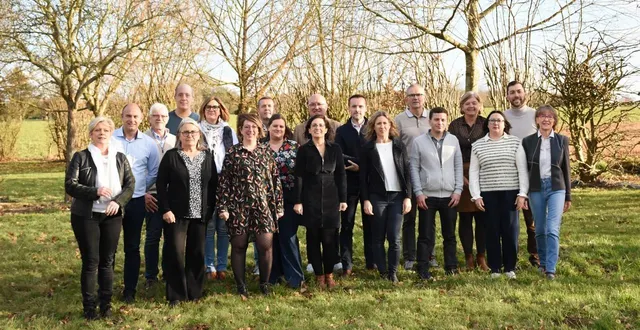 photo  les candidats de la liste « demain s’écrit ensemble » emmenée par donatienne vavasseur.   &copy;  le maine libre 