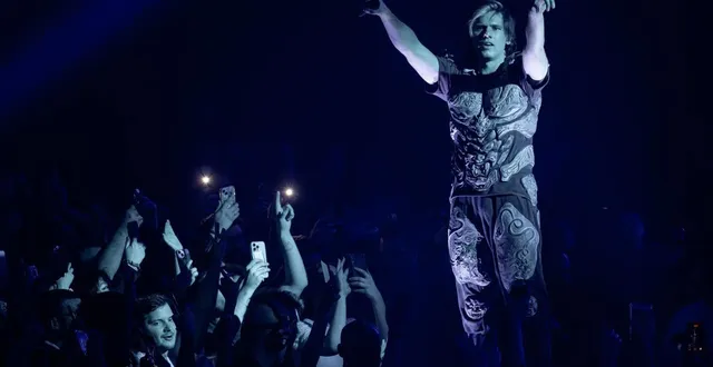 photo  le rappeur caennais orelsan poursuit sa tournée lancée au zénith de caen. il donne son troisième concert ce samedi 14 février au zénith de nantes complet comme tous ses concerts.  &copy;  archives martin roche / ouest-france 